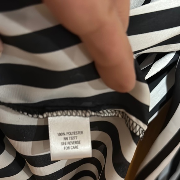 Apt. 9 Black and White Striped Long Sleeved Women's Top - Picture 7 of 7